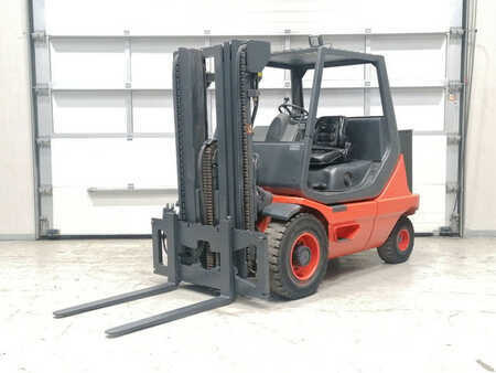 Electric - 4 wheels 1993  Linde E35P (1)