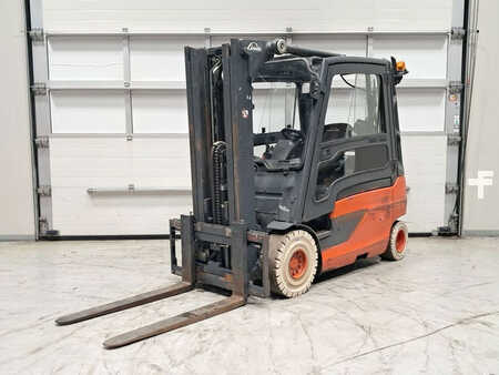 El truck - 4 hjulet 2012  Linde E30L-01 (1)