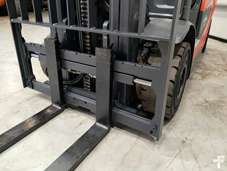 LPG heftrucks 2021  Linde H25T-01 (7)