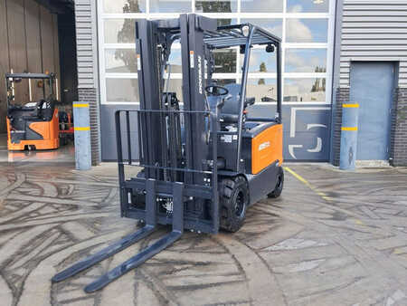 Doosan B25X-7 Plus