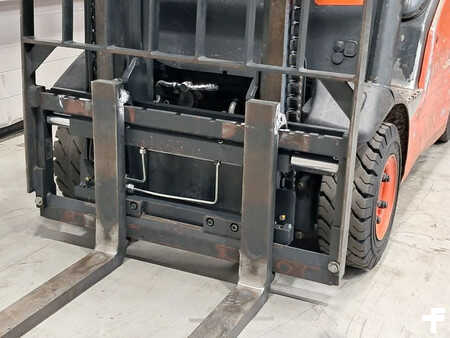 Carretilla elevadora diésel 2010  Linde H18D-01 (7)