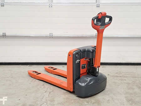 Electric Pallet Trucks 2021  Linde MT15 (11)