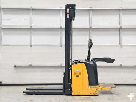 Pallet Stackers - [div] CDD15K (2)