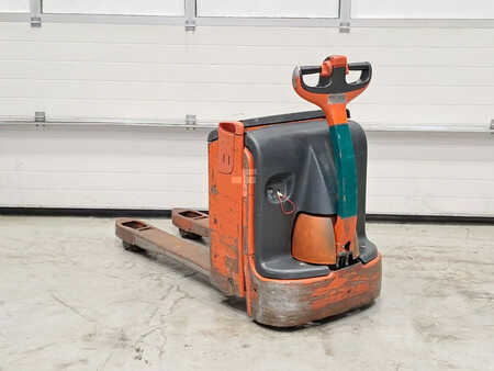 Porta-paletes elétrico 2003  Linde T16 (3)