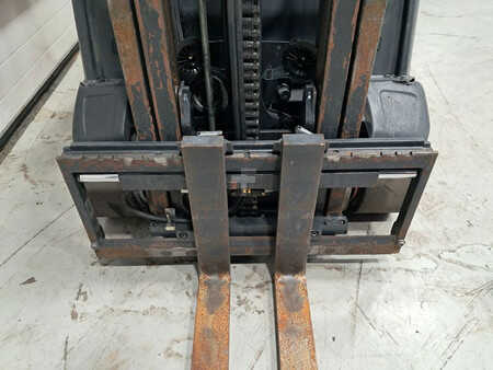 Carretilla elevadora GLP 2014  Linde H20T-01 (7)