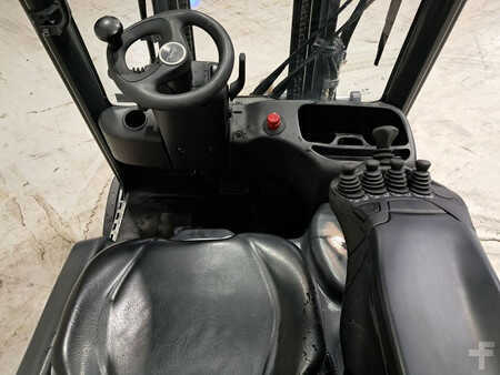 3-wiel elektrische heftrucks 2021  Linde E18-02 (8)