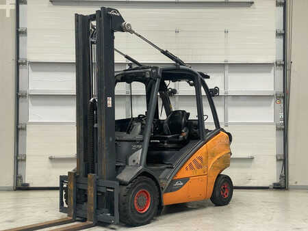 LPG heftrucks  Linde H35T-02 (1)
