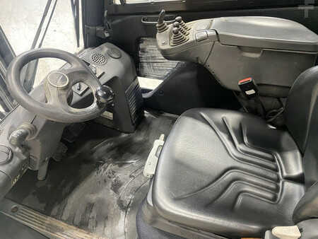 LPG heftrucks  Linde H35T-02 (8)