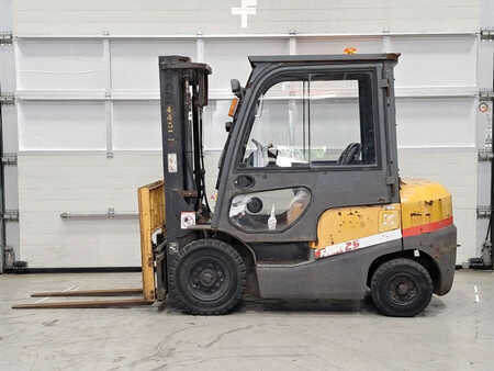 Diesel Forklifts 2012  TCM FD25T3 (2)