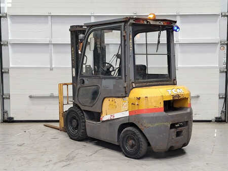 Diesel Forklifts 2012  TCM FD25T3 (3)