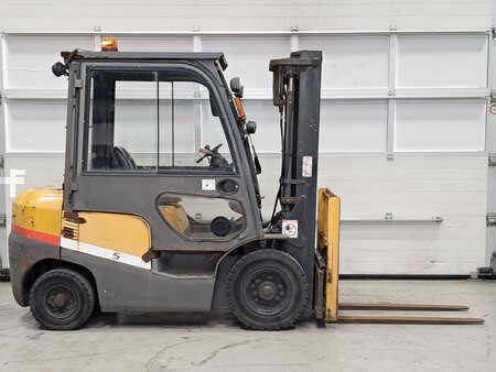 Diesel Forklifts 2012  TCM FD25T3 (5)