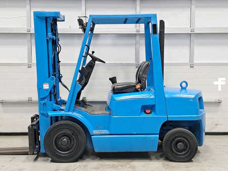 Chariots élévateurs diesel 1996  Hyster H2.50XM (2)