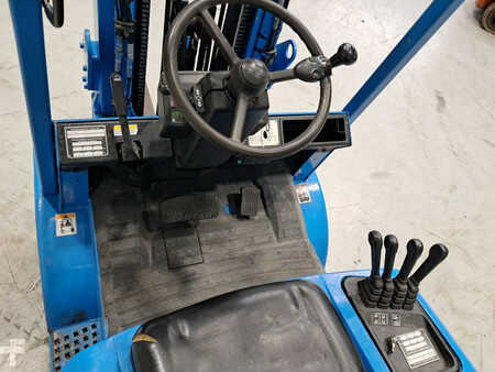 Chariots élévateurs diesel 1996  Hyster H2.50XM (8)