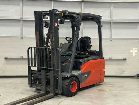 3-wiel elektrische heftrucks 2014  Linde E20L-02 (1)