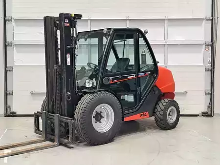 Diesel heftrucks 2022  Manitou MC25-4 (1)
