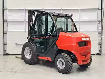 Diesel heftrucks 2022  Manitou MC25-4 (3)