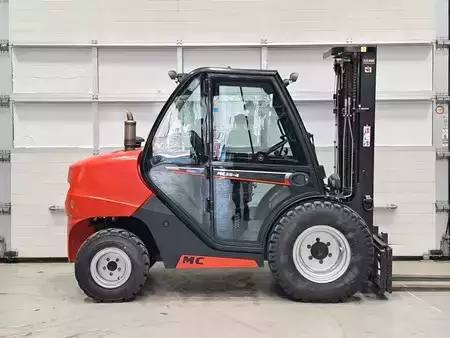 Diesel heftrucks 2022  Manitou MC25-4 (5)