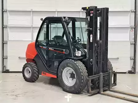 Diesel heftrucks 2022  Manitou MC25-4 (6)