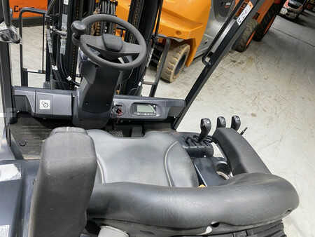 Chariots électriques à 4 roues 2023  Doosan B30X-7 (7)
