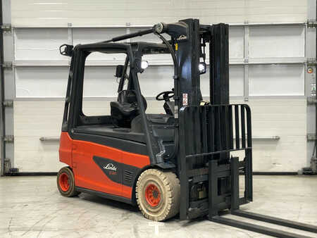Elektro čtyřkolový VZV 2017  Linde E30L-01 (6)