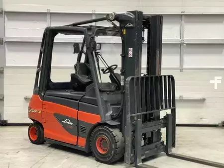 Elektrisk- 4 hjul 2018  Linde E30-01 (6)