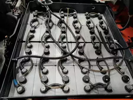 Eléctrica de 3 ruedas  Linde E20L-02 (9)