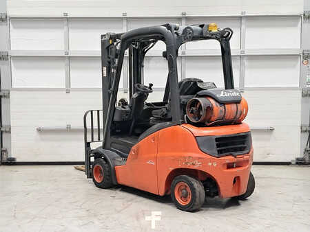 Empilhador a gás 2014  Linde H20T-01 (3)