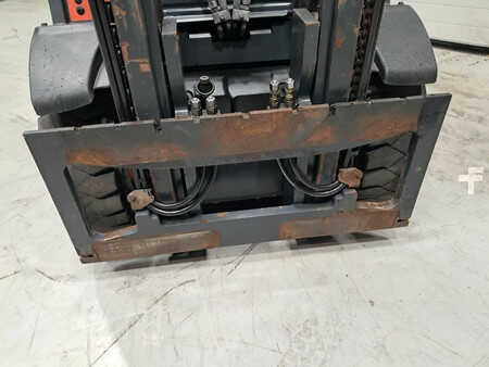 Carrelli elevatori GPL 2014  Linde H30T-02 (7)