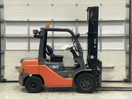 Dieselový VZV 2013  Toyota 02-8FDF30 (5)