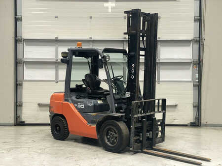 Dieselový VZV 2013  Toyota 02-8FDF30 (6)