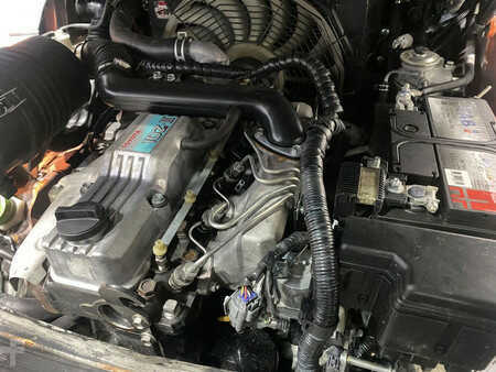 Dieselový VZV 2013  Toyota 02-8FDF30 (9)