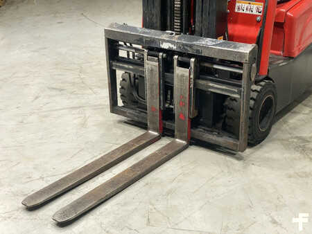 Elektryczne 3-kołowe 2013  Hyster J2.0XNT (7)