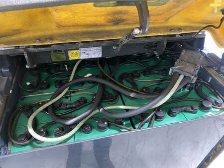 Eléctrica de 4 ruedas 2017  Aisle Master 20SHE (9)