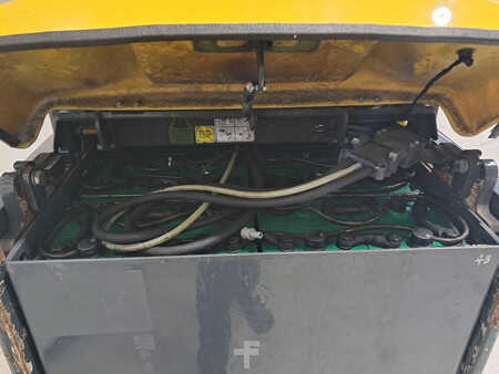 Eléctrica de 4 ruedas 2017  Aisle Master AM20SHE (8)