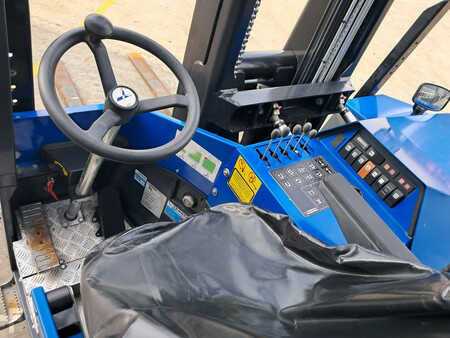 Ajoneuvotrukki 2022  Terberg TKLK-M-3x3-4w (8)