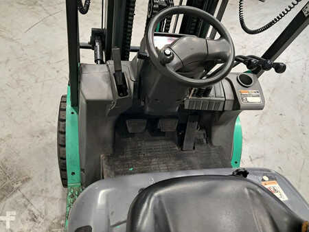 Dieselový VZV 2005  Mitsubishi FD30NT (8)