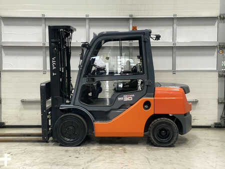 Dieselový VZV 2018  Toyota 02-8FDF30 (13)