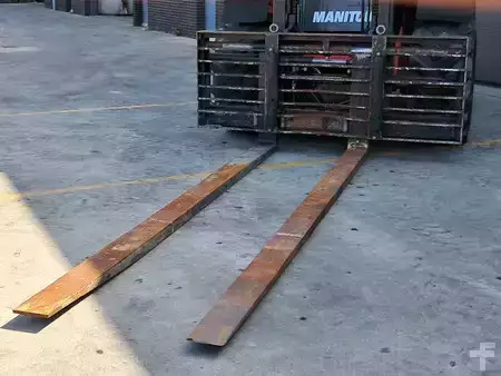 Wózek terenowy  Manitou MC50 Turbo (17)