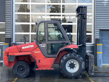 Terénní vysokozdvižný vozík 2010  Manitou MC50 Turbo (5)
