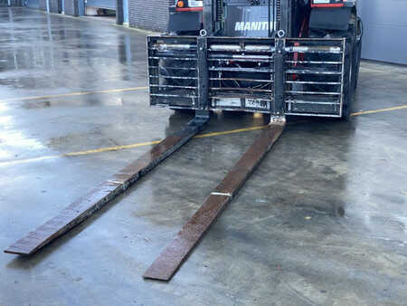 Terénní vysokozdvižný vozík 2010  Manitou MC50 Turbo (7)