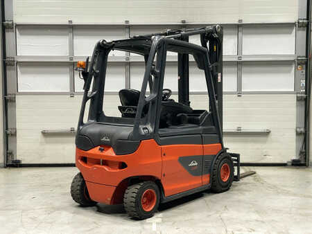 Sähkö - 4 pyör 2017  Linde E25-01 (4)