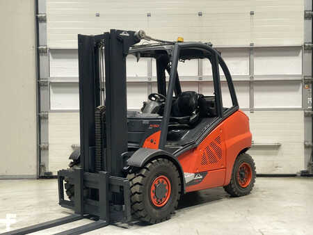 Chariots élévateurs diesel 2015  Linde H50D-02 (1)