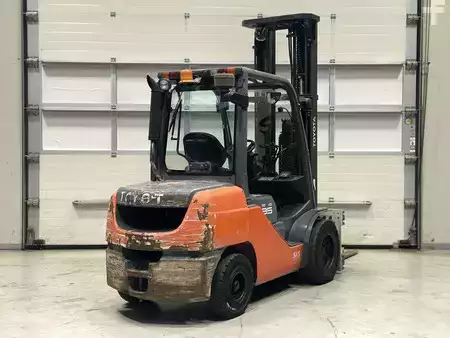 Dieselstapler 2015  Toyota 02-8FDJF35 (4)