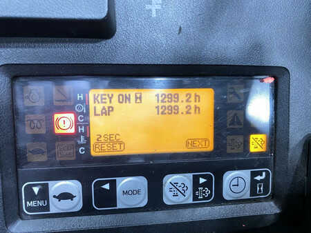 Dízel targoncák 2022  Toyota 52-8FDF25 (10)