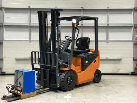 Sähkö - 4 pyör 2021  Doosan B15NS (1)