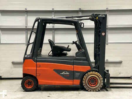 Eléctrica de 4 ruedas 2013  Linde E25L-01 (5)