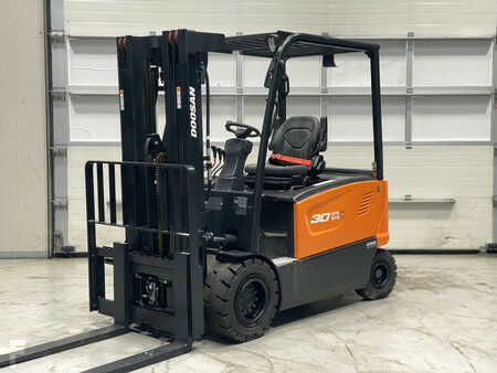 Elektro 4 Rad 2023  Doosan B30X-7 Plus (1)