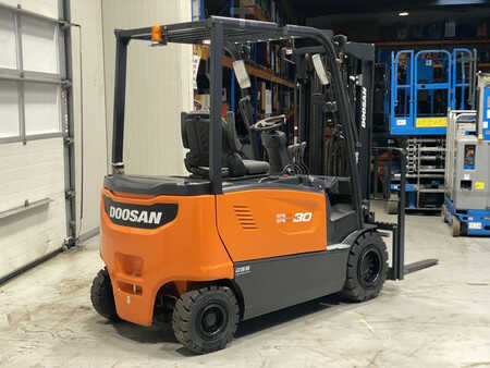 Elektro 4 Rad 2023  Doosan B30X-7 Plus (4)