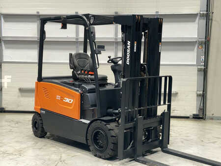 Elektro 4 Rad 2023  Doosan B30X-7 Plus (6)