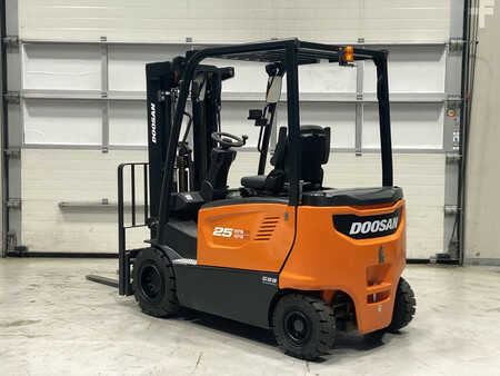 Elektro 4 Rad 2023  Doosan B25X-7 Plus (3)